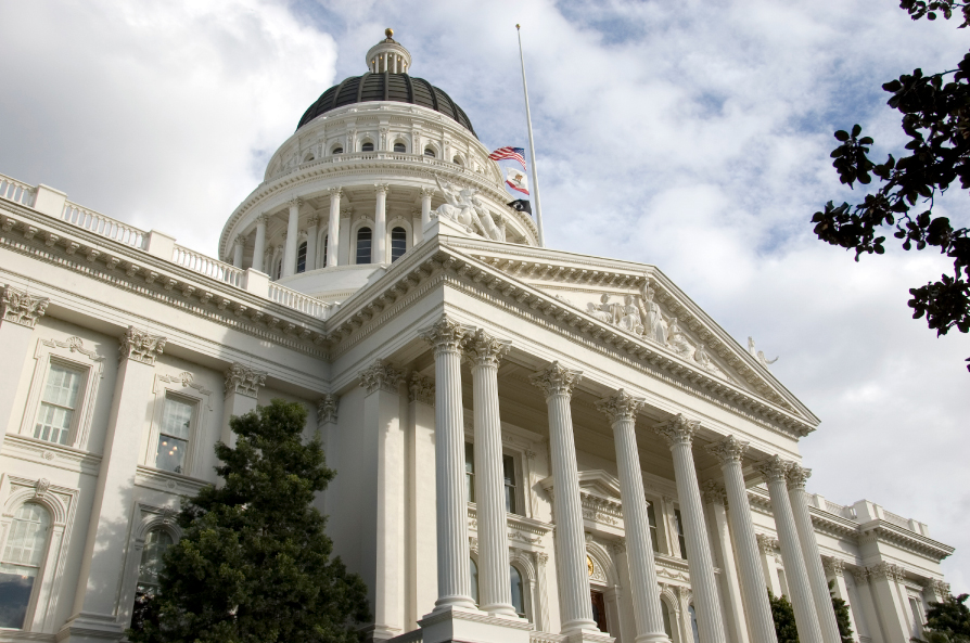 photo of the California State Capitol Building